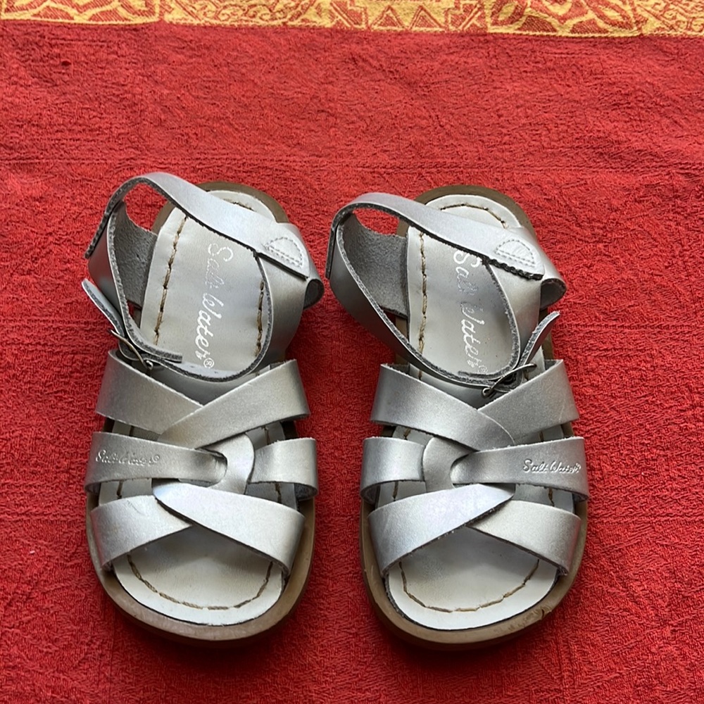 The Saltwater Sandal Sz 9 great condition leather in silver bundle to save